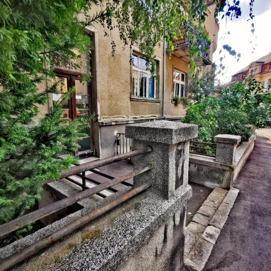 Cozyhome The Castle Apartment - Spacious, Quiet, High Ceiling Bratislava Extérieur photo