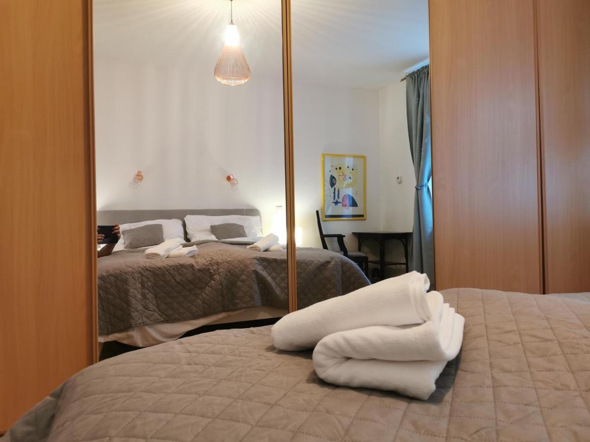 Cozyhome The Castle Apartment - Spacious, Quiet, High Ceiling Bratislava Extérieur photo