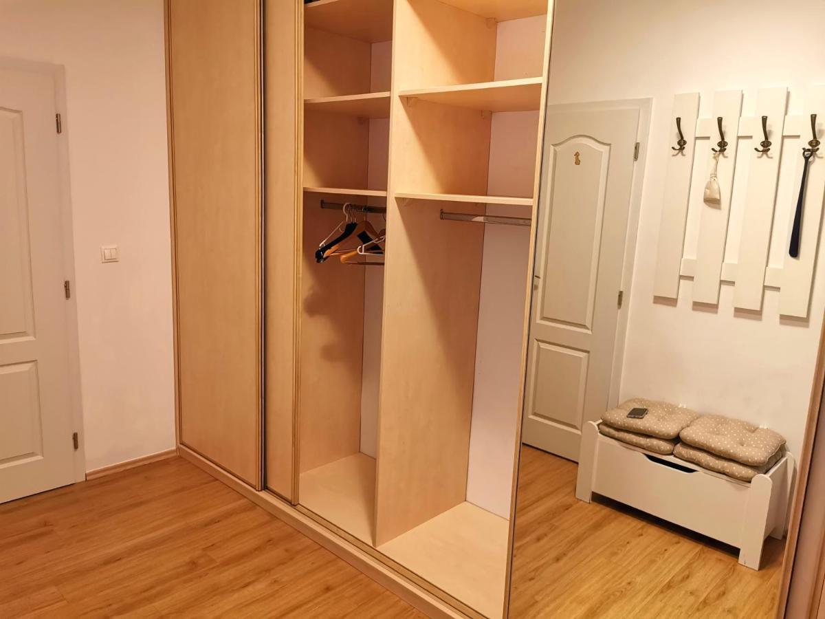 Cozyhome The Castle Apartment - Spacious, Quiet, High Ceiling Bratislava Extérieur photo