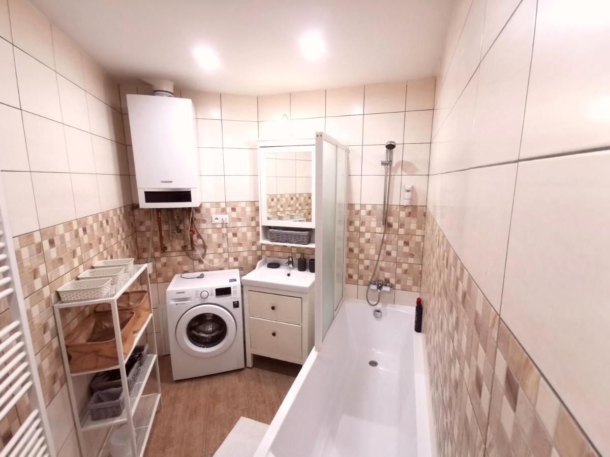 Cozyhome The Castle Apartment - Spacious, Quiet, High Ceiling Bratislava Extérieur photo